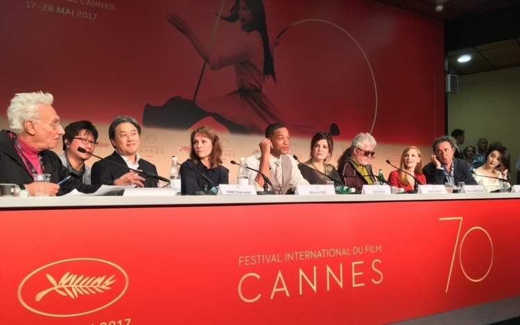 Idén is bőkezűen adakoztak a sztárok Cannes-ban