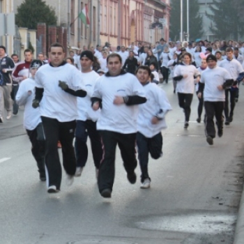 Szilveszteri futás Dombóváron: bemelegítés és start 2011.12.31.