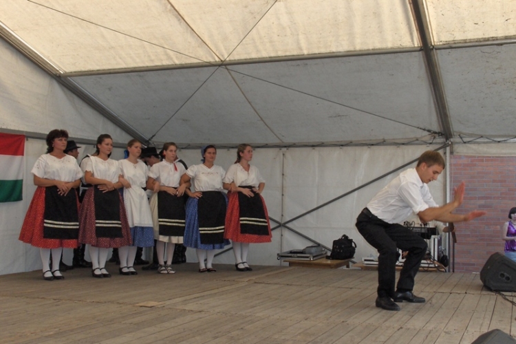 Európa Nap Sásdon: Forgószínpad, 2011.09.17.