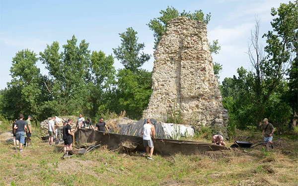 Folytatódnak a régészeti ásatások a dombóvári Gólyavárnál