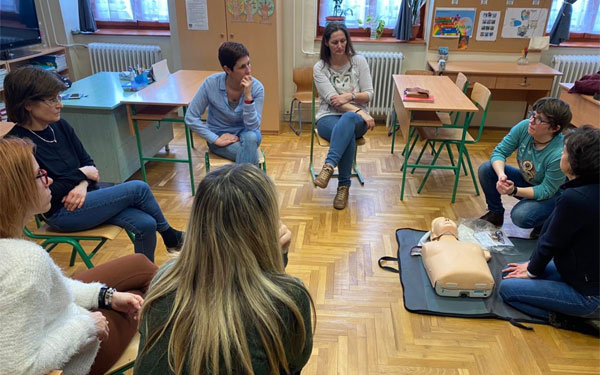 Elkezdődtek az újraélesztést népszerűsítő előadások