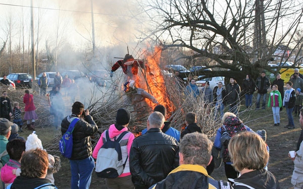 Közösen temették a telet Dombóváron